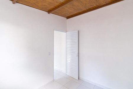 Quarto de casa para alugar com 1 quarto, 28m² em Jardim Ana Estela, Carapicuíba