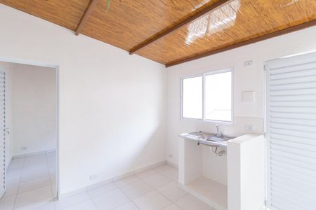 Cozinha de casa para alugar com 1 quarto, 28m² em Jardim Ana Estela, Carapicuíba