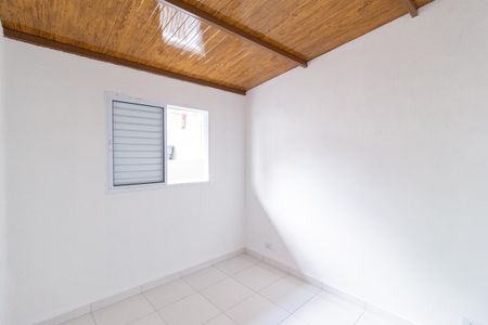 Quarto de casa para alugar com 1 quarto, 28m² em Jardim Ana Estela, Carapicuíba