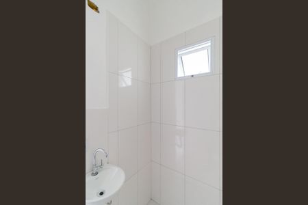 Banheiro de casa para alugar com 1 quarto, 28m² em Jardim Ana Estela, Carapicuíba