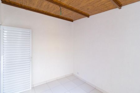 Quarto de casa para alugar com 1 quarto, 28m² em Jardim Ana Estela, Carapicuíba