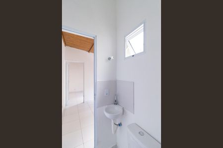 Banheiro de casa para alugar com 1 quarto, 28m² em Jardim Ana Estela, Carapicuíba