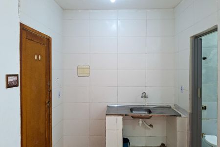 Cozinha de kitnet/studio para alugar com 0 quarto, 23m² em Ocian, Praia Grande