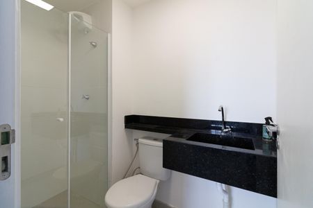 Banheiro de kitnet/studio à venda com 1 quarto, 29m² em Butantã, São Paulo