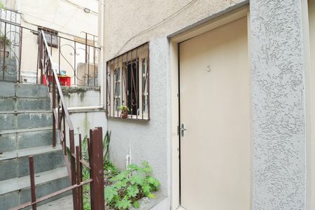 Entrada de kitnet/studio para alugar com 0 quarto, 30m² em Santana, São Paulo