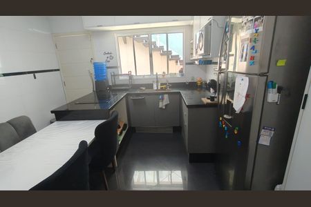 Cozinha de casa à venda com 3 quartos, 248m² em Vila Zamataro, Guarulhos