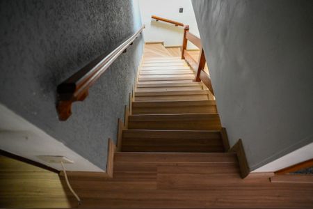 Escada de casa à venda com 3 quartos, 128m² em Vila Vermelha, São Paulo