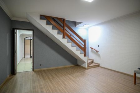 Sala de casa à venda com 3 quartos, 128m² em Vila Vermelha, São Paulo