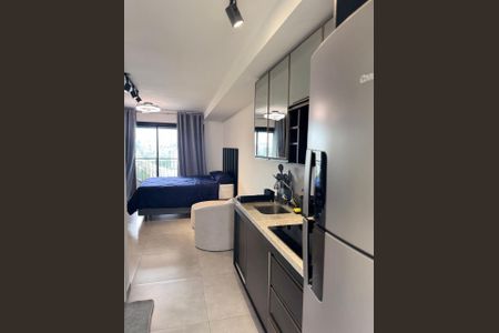 Cozinha de apartamento para alugar com 1 quarto, 32m² em Vila Cordeiro, São Paulo