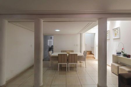 Casa à venda com 4 quartos, 150m² em Vila Zelina, São Paulo