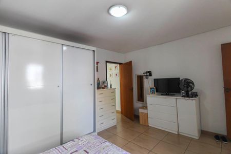 Casa à venda com 4 quartos, 150m² em Vila Zelina, São Paulo