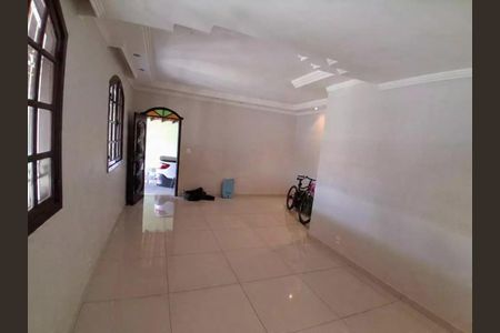 Casa para alugar com 4 quartos, 360m² em A Definir Em Campo, Contagem