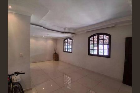 Casa para alugar com 4 quartos, 360m² em A Definir Em Campo, Contagem