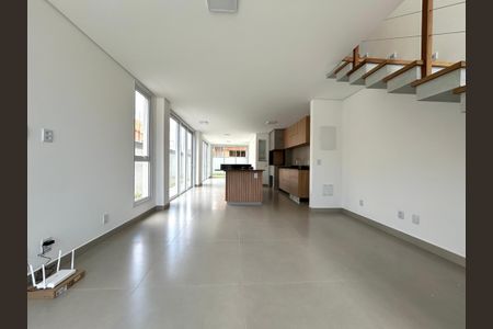 Sala de casa para alugar com 3 quartos, 177m² em Campeche, Florianópolis