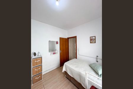 Quarto 2 de casa para alugar com 2 quartos, 120m² em Vila Brasilio Machado, São Paulo