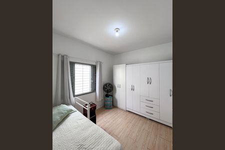 Quarto 2 de casa para alugar com 2 quartos, 120m² em Vila Brasilio Machado, São Paulo