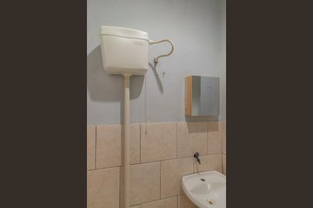 Banheiro de kitnet/studio para alugar com 1 quarto, 1m² em Mathias Velho, Canoas