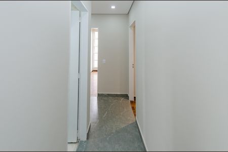 Corredor de apartamento para alugar com 3 quartos, 84m² em Havaí, Belo Horizonte