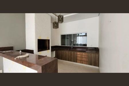 Casa para alugar com 3 quartos, 280m² em Tabajaras, Uberlândia