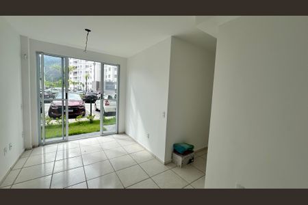 Sala de apartamento para alugar com 2 quartos, 70m² em Barra da Tijuca, Rio de Janeiro