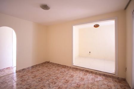 Casa para alugar com 4 quartos, 140m² em Barro Vermelho, São Gonçalo