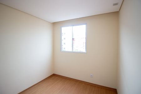 Quarto 1 de apartamento para alugar com 2 quartos, 50m² em Chacaras Reunidas Santa Terezinha, Contagem