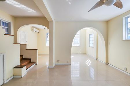 Sala de casa para alugar com 4 quartos, 190m² em Humaitá, Rio de Janeiro