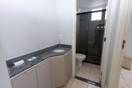 Banheiro de apartamento para alugar com 2 quartos, 65m² em St.porto Dourado, Goiânia
