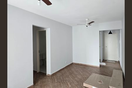 Sala de apartamento para alugar com 3 quartos, 76m² em Vila Augusta, Guarulhos