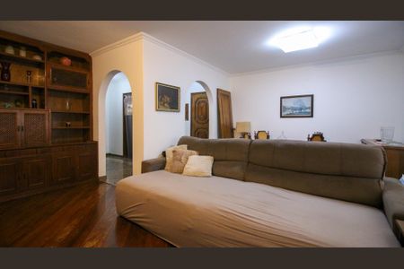 Casa à venda com 3 quartos, 240m² em Vila Charlote, São Paulo