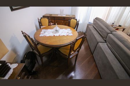 Casa à venda com 3 quartos, 240m² em Vila Charlote, São Paulo