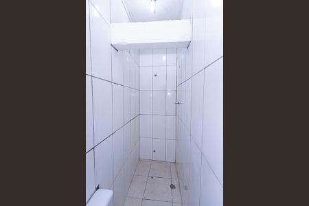 Banheiro de casa para alugar com 1 quarto, 35m² em Vila Bancaria Munhoz, São Paulo