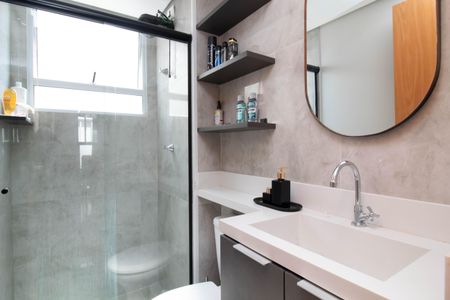 Banheiro de apartamento à venda com 2 quartos, 38m² em Jardim Rosa de Franca, Guarulhos