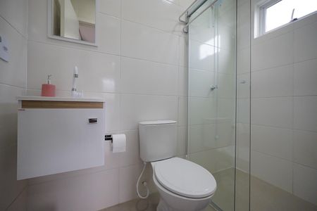Banheiro de kitnet/studio para alugar com 1 quarto, 18m² em Agronômica, Florianópolis