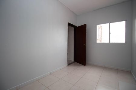 Quarto 2 de apartamento para alugar com 2 quartos, 60m² em Colônia Agrícola Samambaia, Brasília