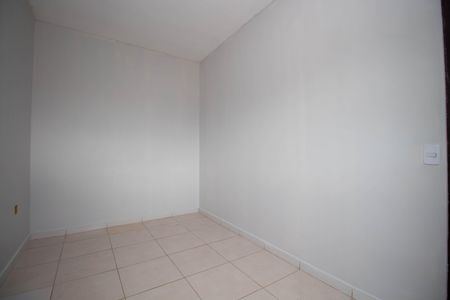 Quarto 2 de apartamento para alugar com 2 quartos, 60m² em Colônia Agrícola Samambaia, Brasília