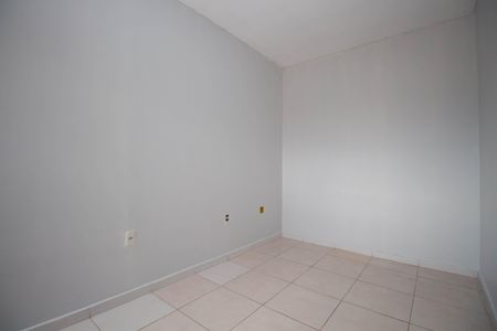 Quarto 2 de apartamento para alugar com 2 quartos, 60m² em Colônia Agrícola Samambaia, Brasília