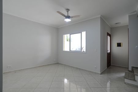 Sala de casa de condomínio para alugar com 3 quartos, 120m² em Vila Oliveira, Mogi das Cruzes