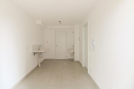 Sala de apartamento para alugar com 1 quarto, 38m² em Guaiauna, São Paulo