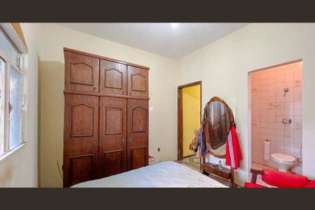 Casa à venda com 4 quartos, 300m² em Santa Cruz, Belo Horizonte