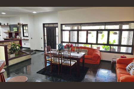 Casa à venda com 4 quartos, 311m² em Tanque, Rio de Janeiro