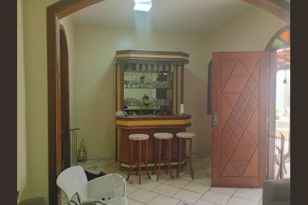 Casa à venda com 4 quartos, 360m² em Universitário, Belo Horizonte