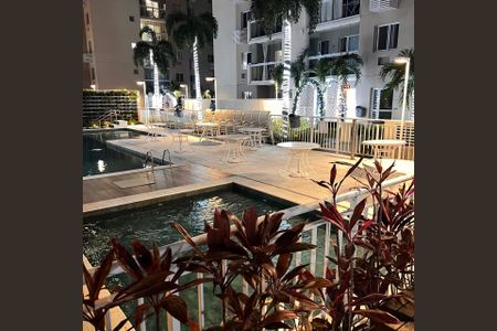 Área externa de apartamento para alugar com 3 quartos, 73m² em Marechal Hermes, Rio de Janeiro