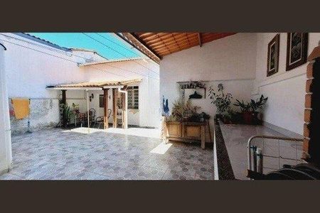 Casa à venda com 3 quartos, 360m² em Horto Florestal, Belo Horizonte