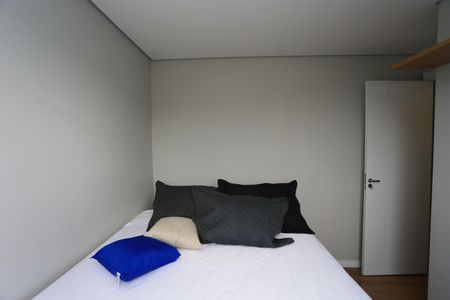 quarto 1 de apartamento para alugar com 2 quartos, 43m² em Jardim Monte Alegre, Taboão da Serra