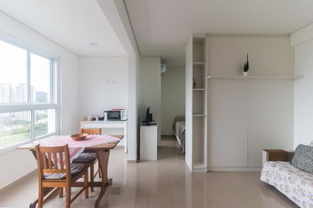 Sala de kitnet/studio para alugar com 1 quarto, 40m² em Vila Mogilar, Mogi das Cruzes