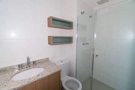 Banheiro de kitnet/studio para alugar com 1 quarto, 27m² em Vila Guarani (z Sul), São Paulo