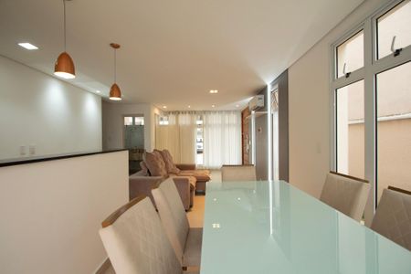 Sala de casa de condomínio para alugar com 3 quartos, 130m² em Jardim Pagliato, Sorocaba