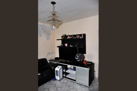 Detalhe - Sala de casa para alugar com 3 quartos, 400m² em Jardim Monjolo, São Paulo