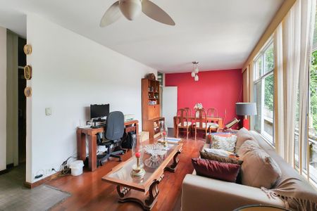 Sala de casa de condomínio à venda com 3 quartos, 189m² em Humaitá, Rio de Janeiro